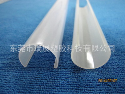 塑料異型材會變脆的原因是什么？